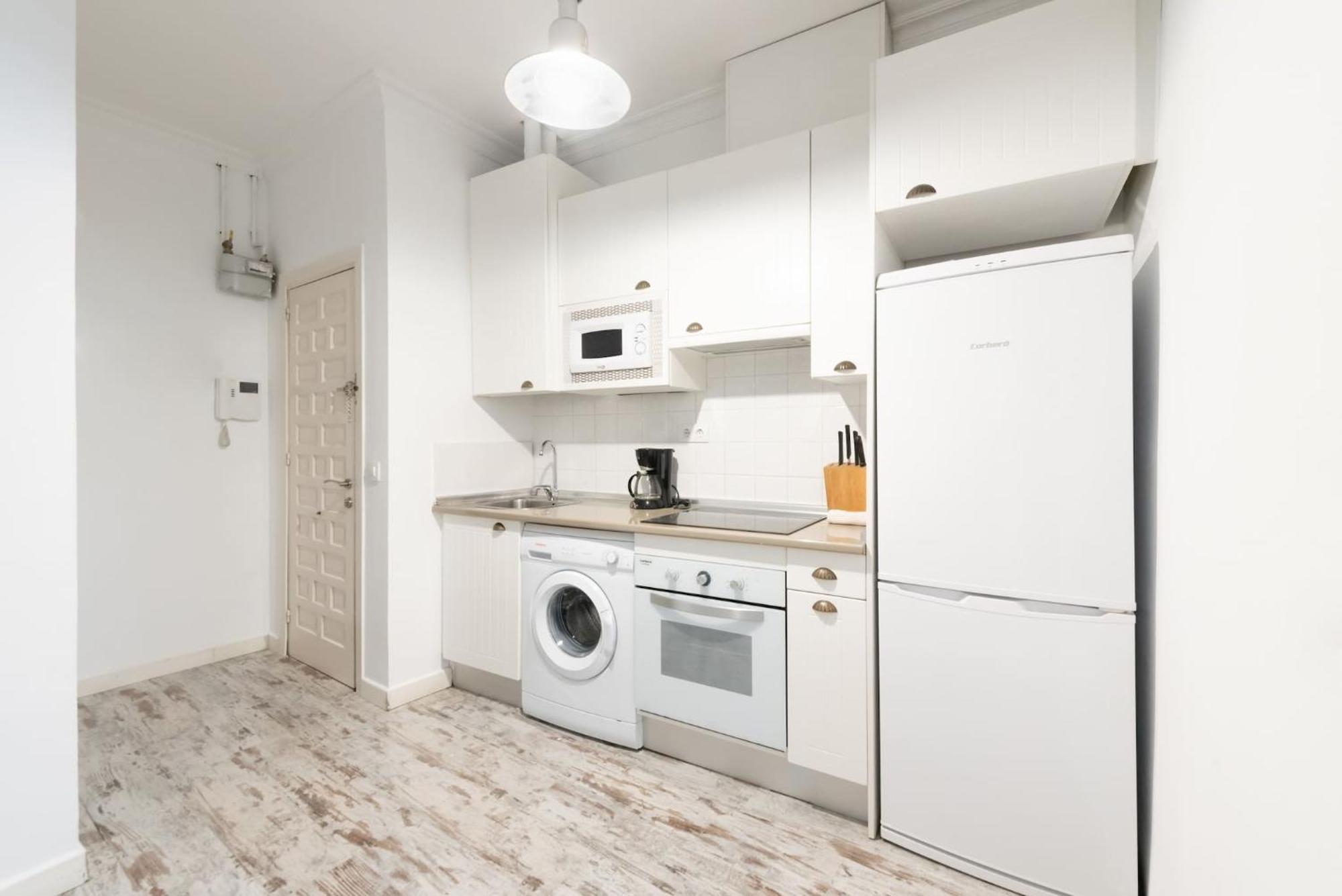 Apartamentos Day Madrid Plaza De Espana Centro Gran Via Sol Malasana Bagian luar foto