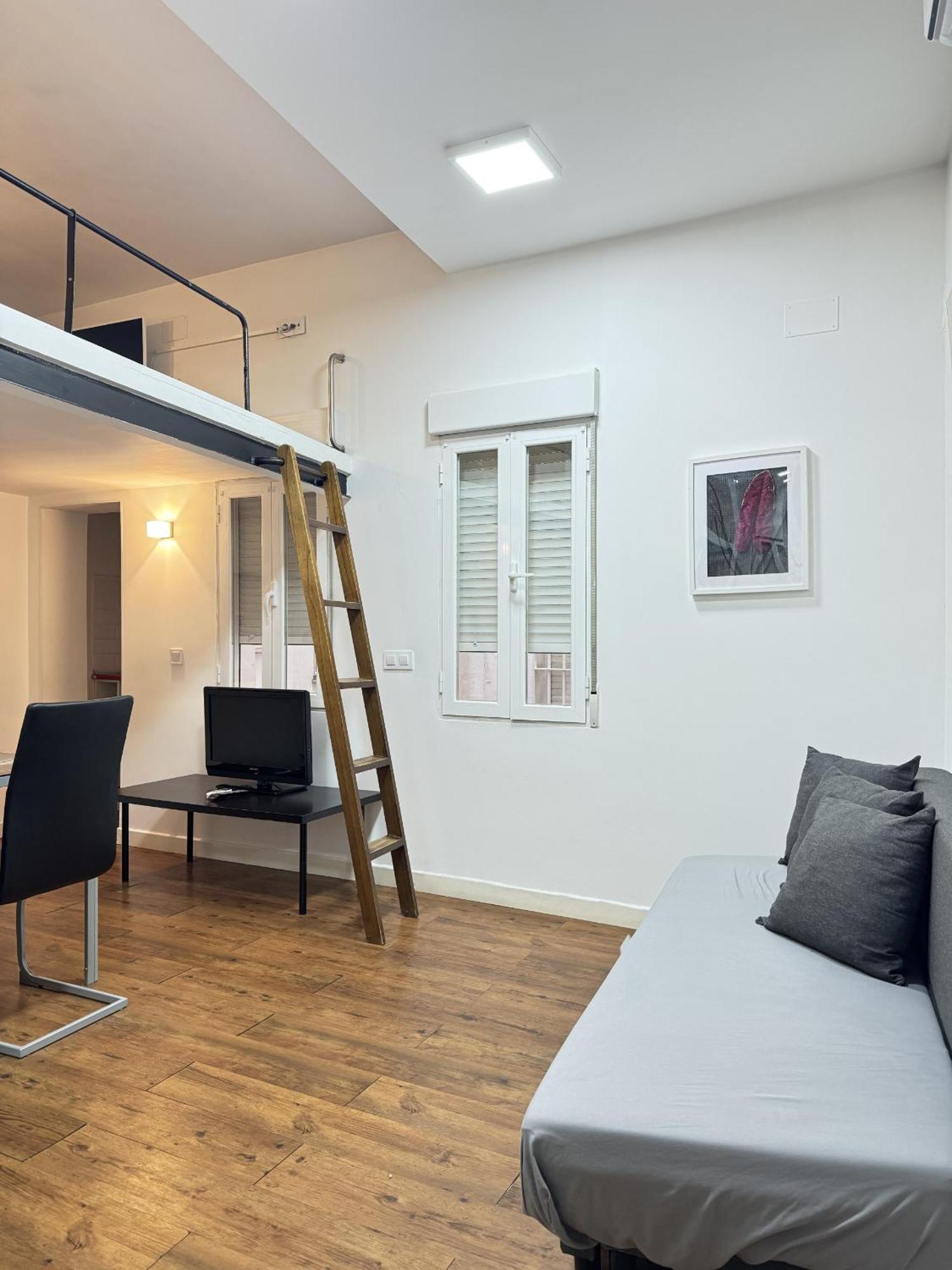 Apartamentos Day Madrid Plaza De Espana Centro Gran Via Sol Malasana Bagian luar foto